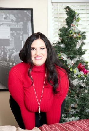 18 year old cutie Riley Reid taking cumshot on face from long penis